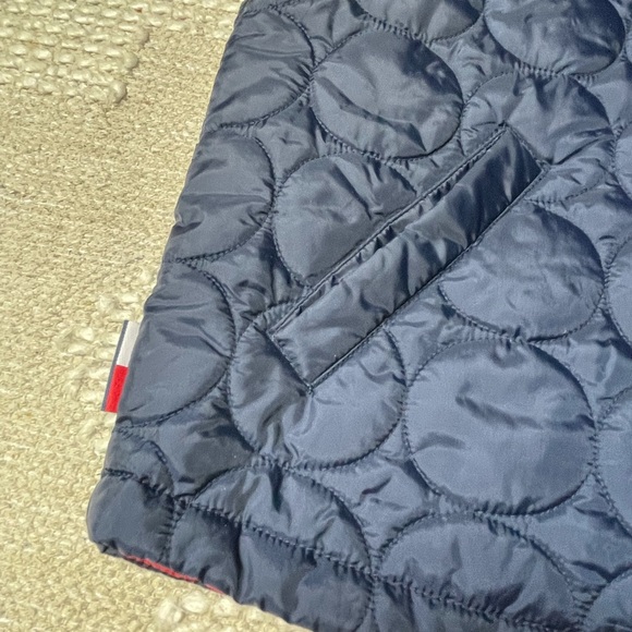 Vintage Tommy Hilfiger Light Weight Hooded Puffer Vest Navy Red Circle Pattern - Picture 10 of 14